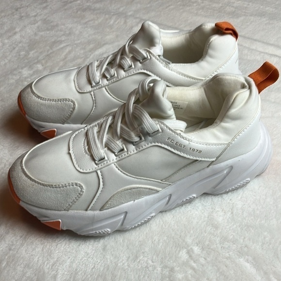 French connection Riley Sneakers/Shoes Sz 7 White Orange Low top Lace up - Picture 2 of 6